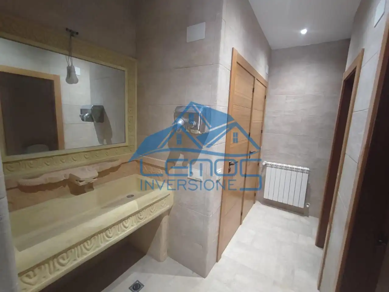 Bathroom of Houses for sale in Candamo  with Air Conditioner, Private garden and Terrace