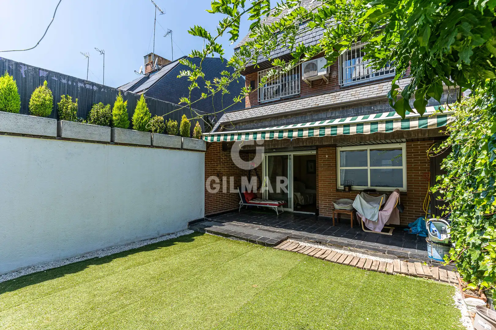 Jardín de Casa adosada en venta en Madrid con Calefacción y Jardín privado