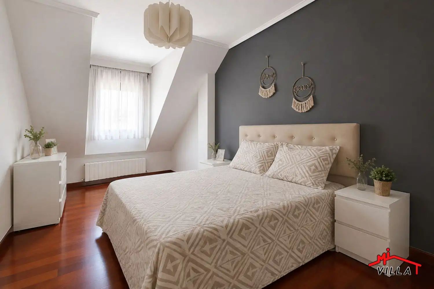 Schlafzimmer von Dachboden zum Verkauf in Bárcena de Cicero mit Heizung, Terrasse und Abstellraum