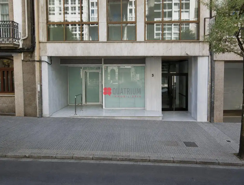 Außenansicht von Geschaftsraum zum Verkauf in Santiago de Compostela  mit Klimaanlage