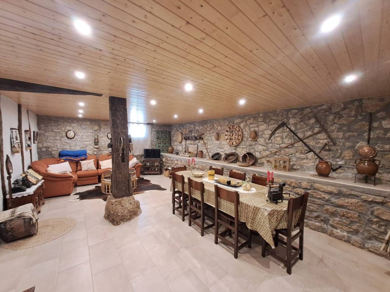 Casa o xalet en venda en Atapuerca amb Jardí privat