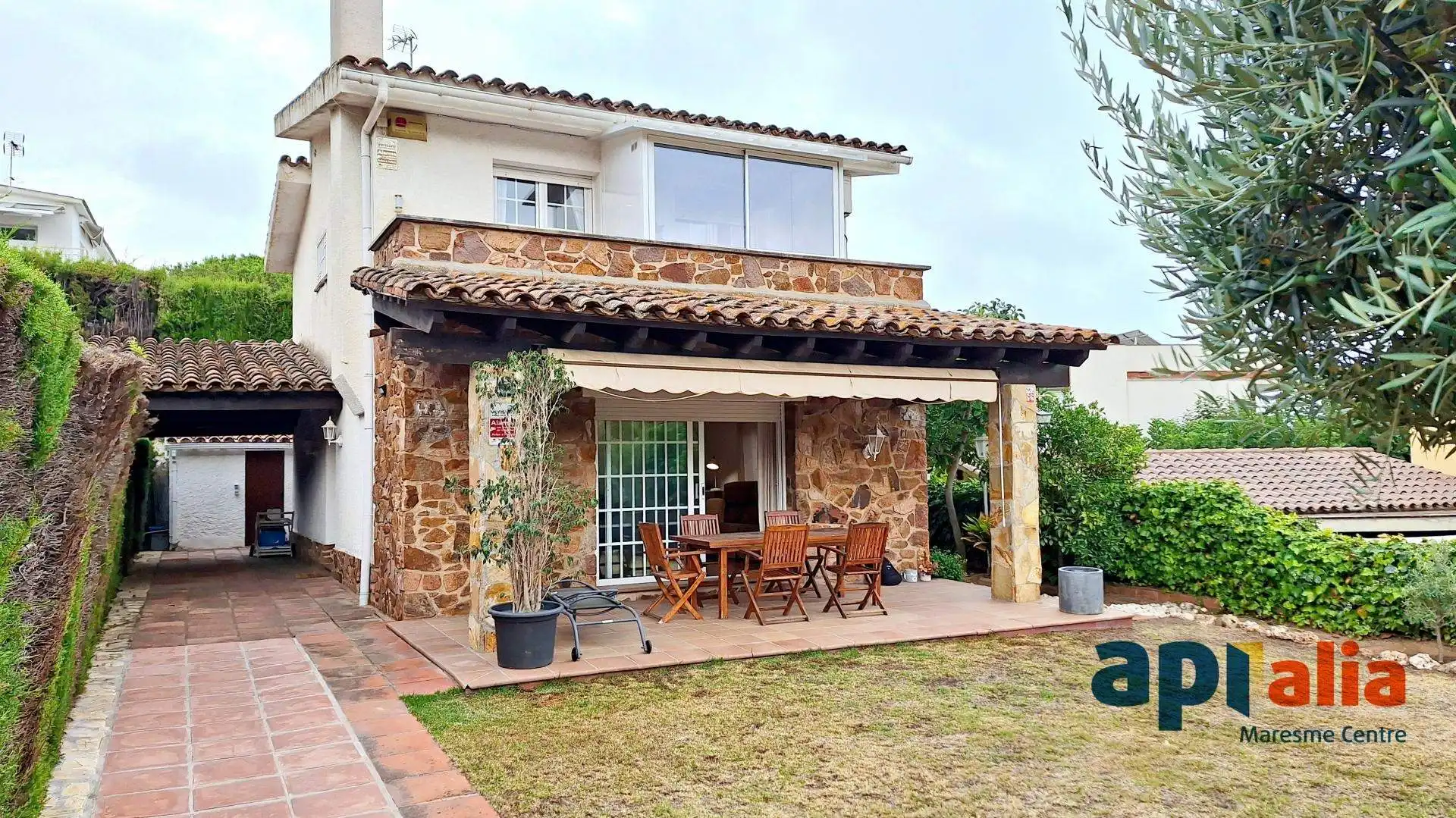 Villa con terrazza in vendita a Avenida COMTAL