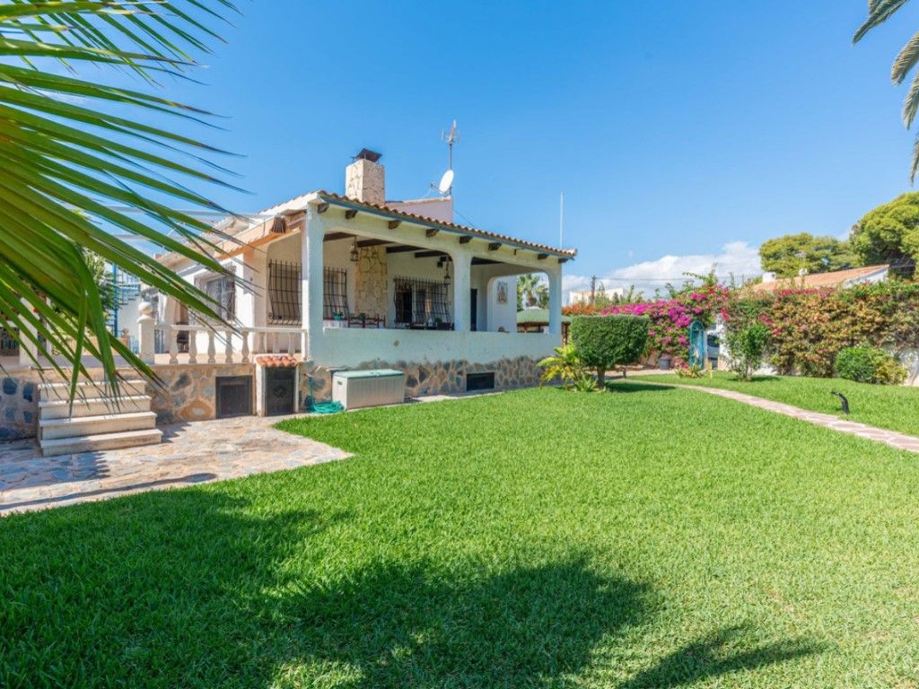 Casa o xalet en venda a Carrer dels Pins, 8, Pueblo Español - Coveta Fumá
