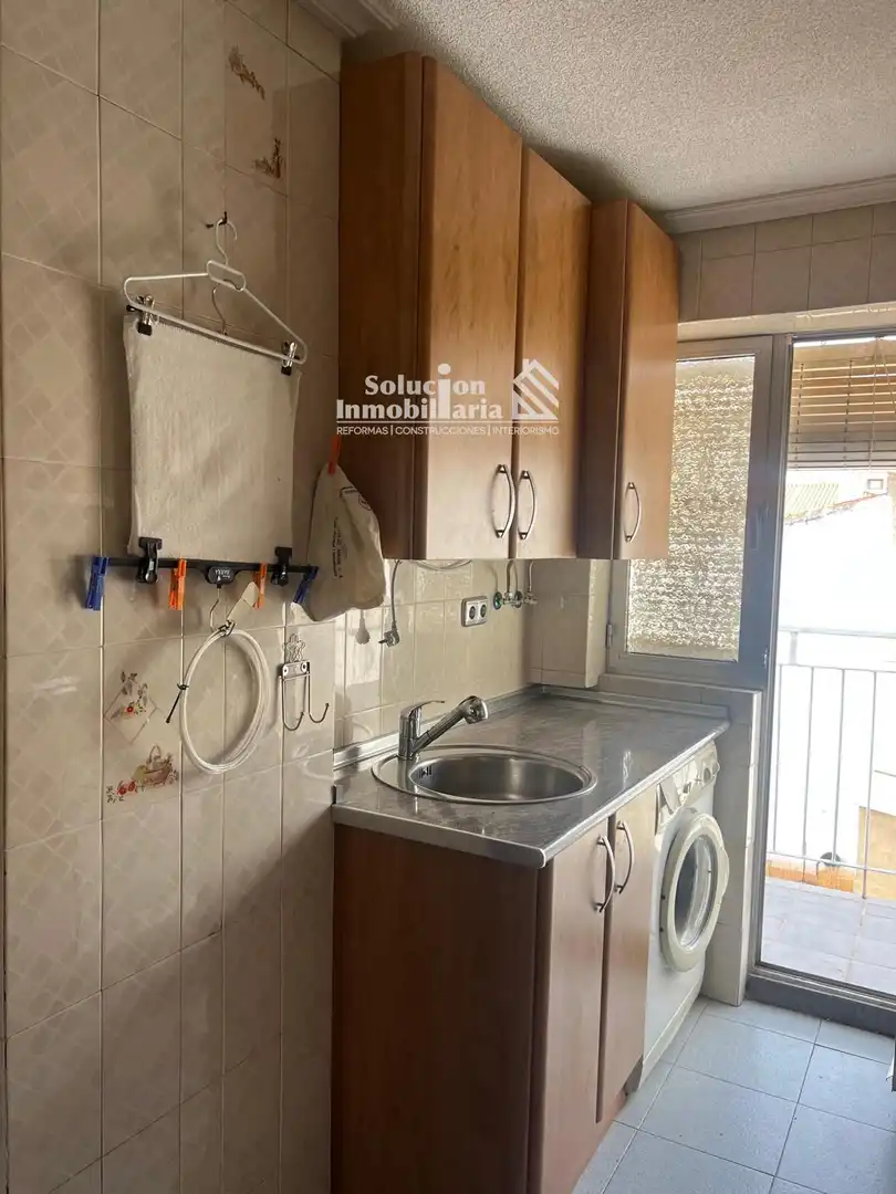 Cuina de Pis en venda en Salamanca amb Moblat