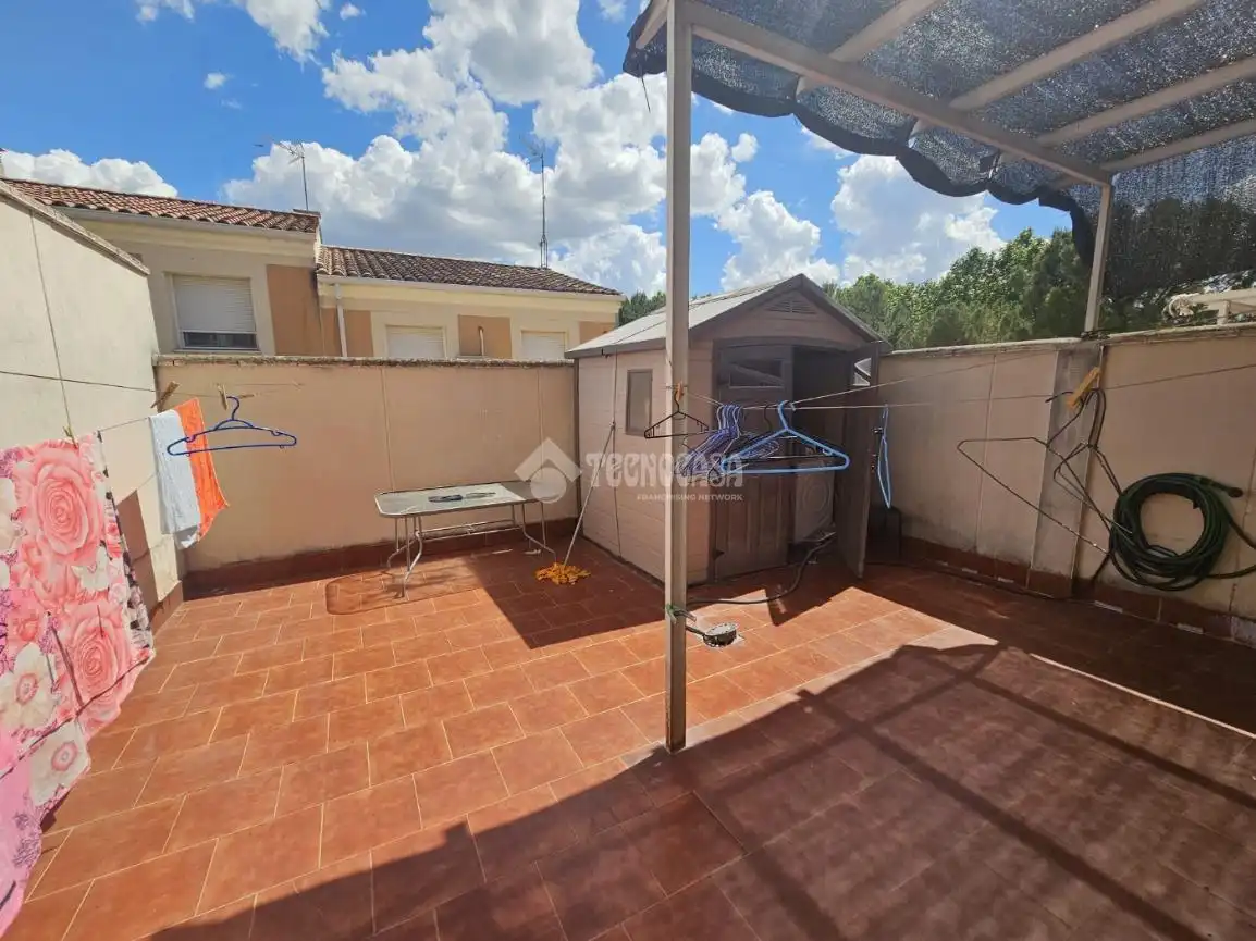 Terrasse von Einfamilien-Reihenhaus zum Verkauf in Calera y Chozas mit Klimaanlage und Heizung