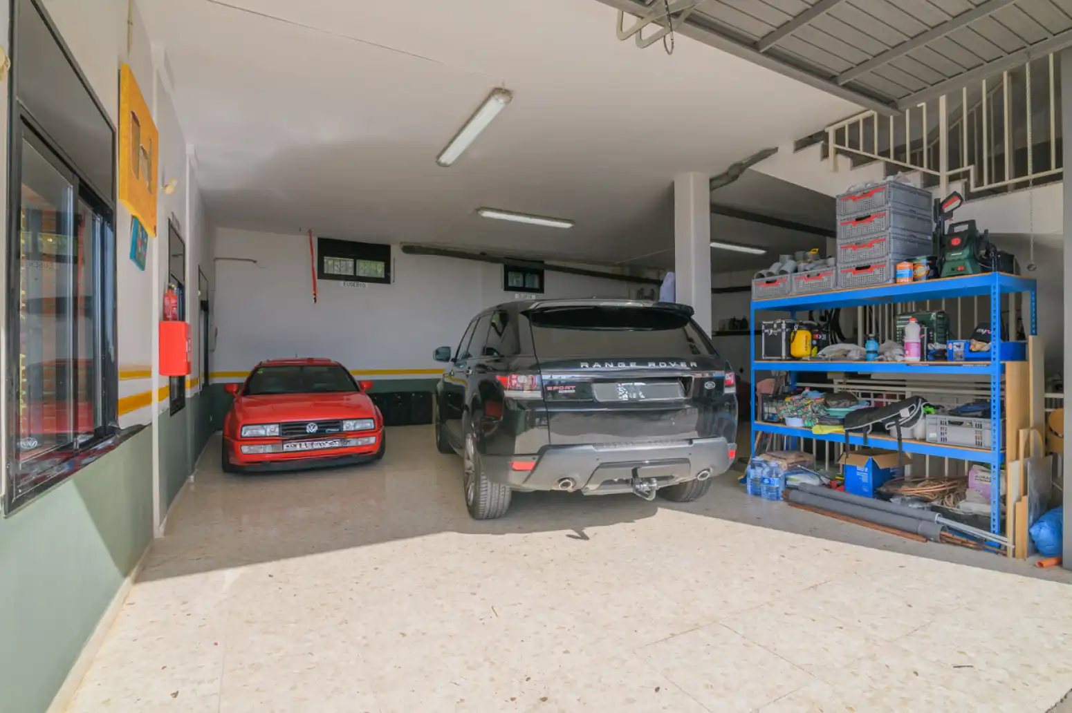 Parking de Casa o chalet de alquiler en Viladecans con Terraza, Piscina y Balcón