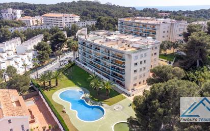 Vista exterior de Pis en venda en Salou amb Aire condicionat, Terrassa i Piscina comunitària