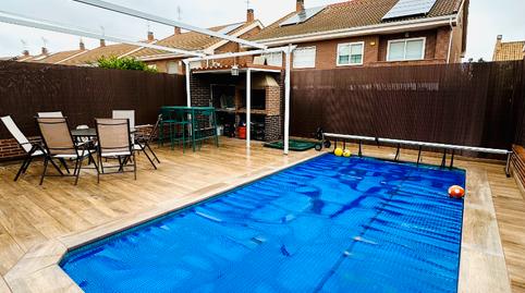 Photo 2 of Single-family semi-detached for sale in Calle Géminis, Parla Este, Madrid