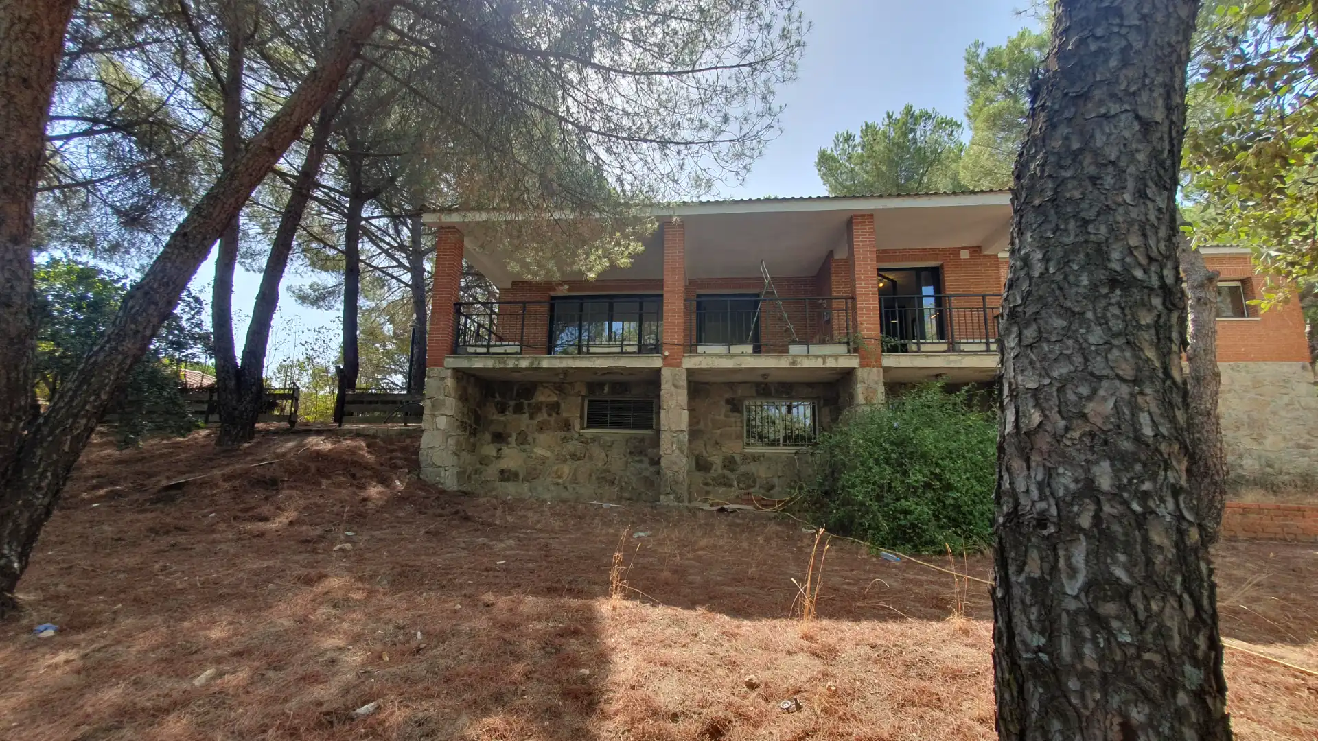 Vista exterior de Casa o xalet de lloguer en Valdemorillo amb Calefacció, Jardí privat i Terrassa