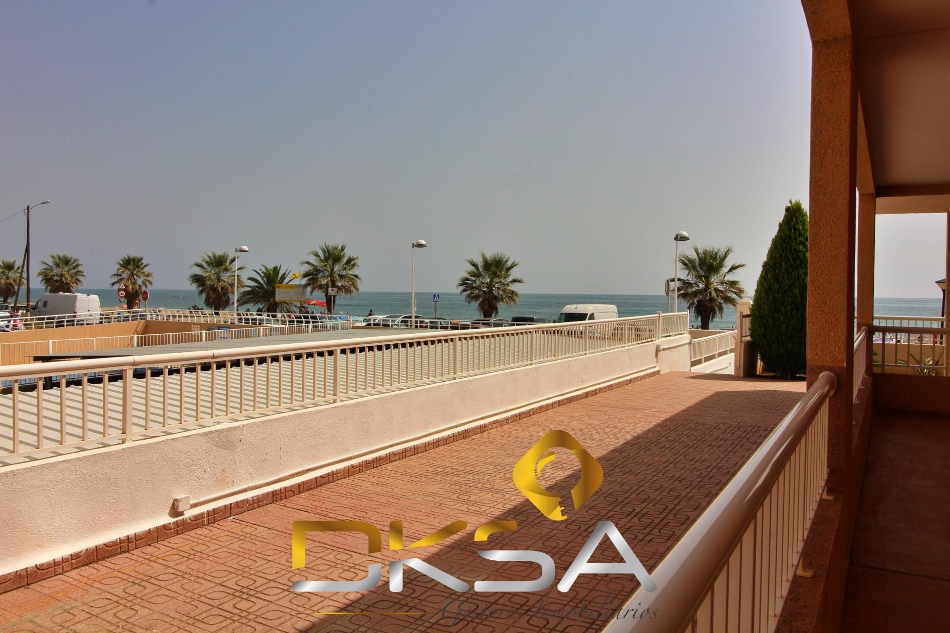Vista exterior de Planta baixa en venda en Oropesa del Mar / Orpesa amb Jardí privat, Terrassa i Piscina comunitària
