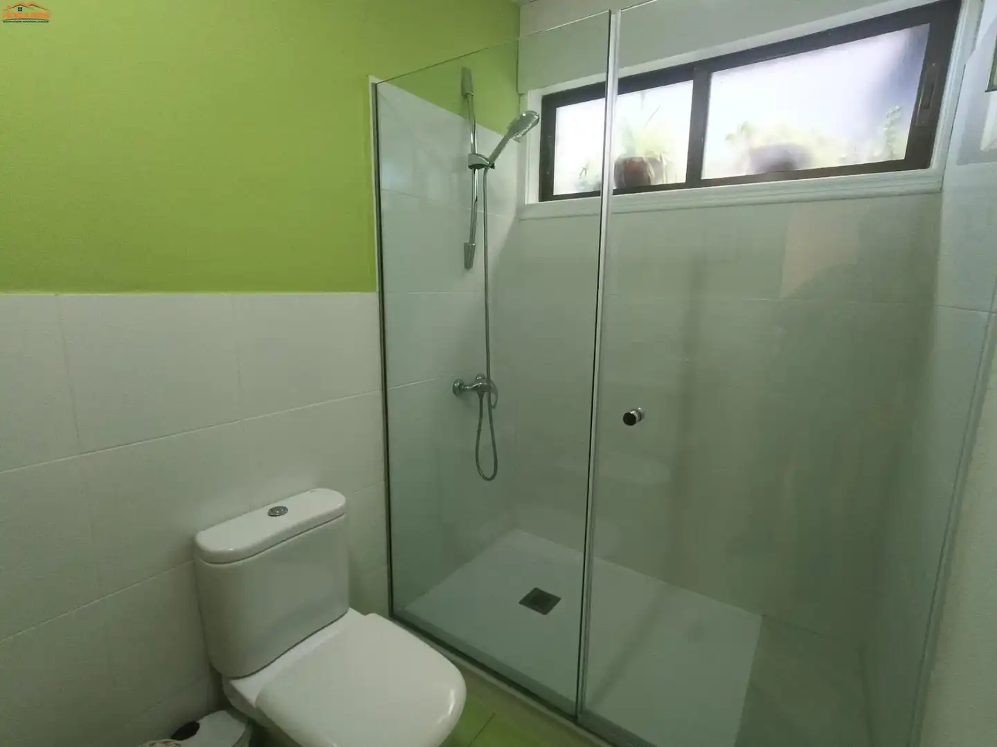 Baño de Piso en venta en Tomiño con Calefacción, Terraza y Balcón