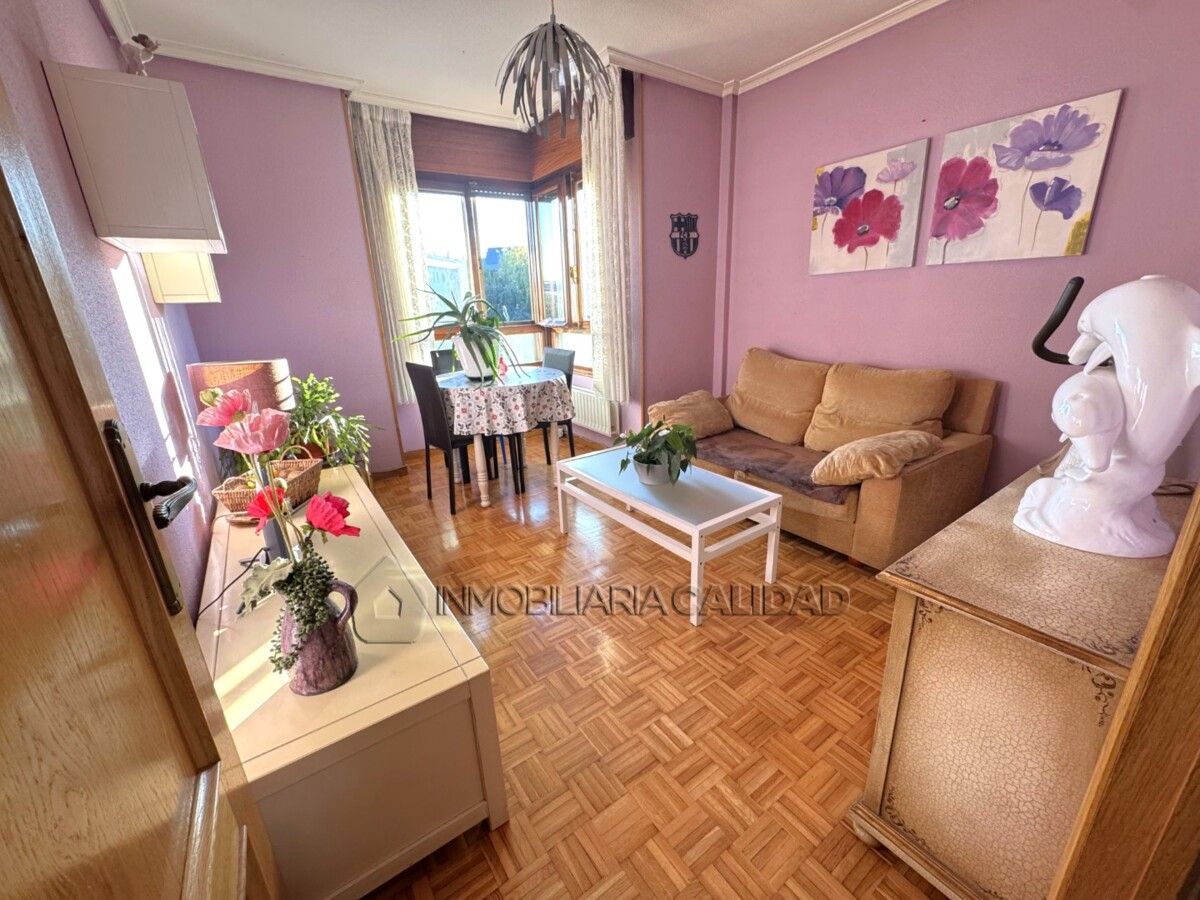 Living room of Flat for sale in Burgos Capital  with Heating and Storage room
