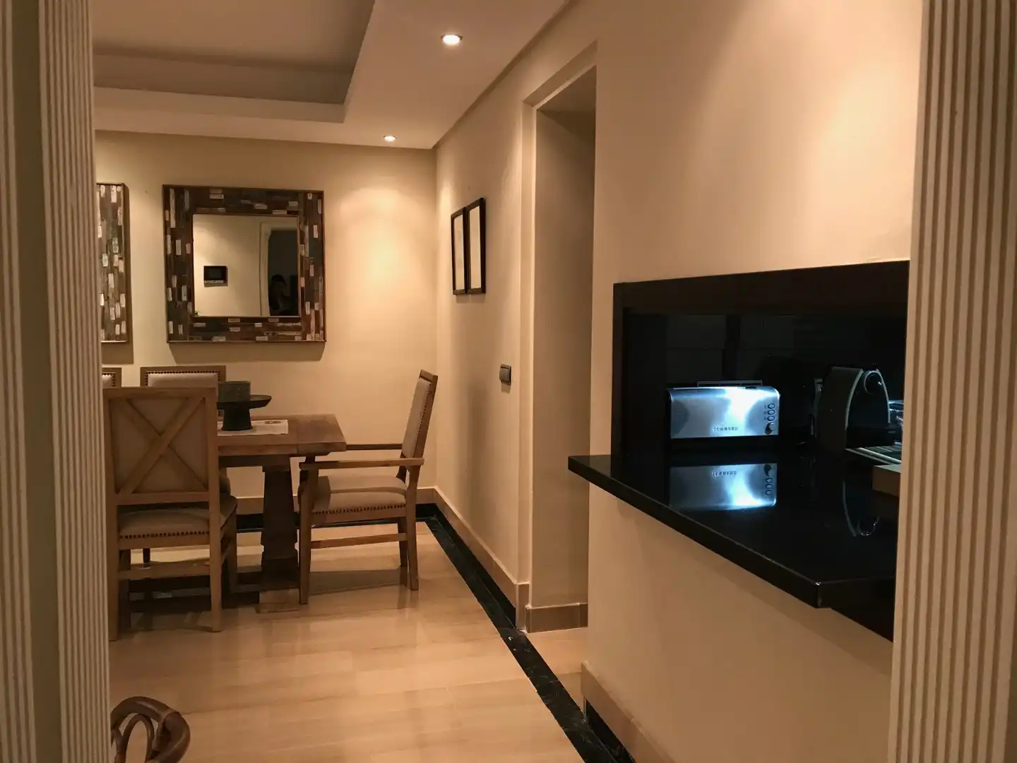 Menjador de Apartament de lloguer en Estepona amb Aire condicionat, Calefacció i Jardí privat
