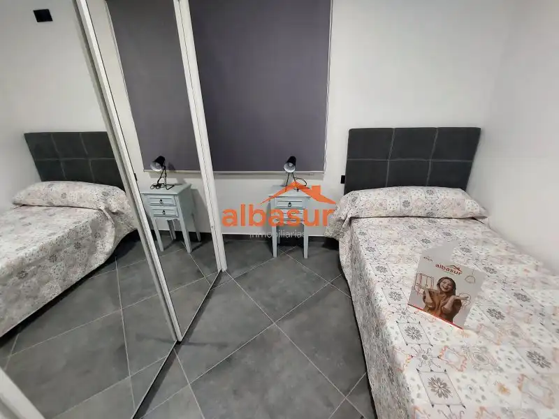 Habitación de Piso de alquiler en Córdoba con Aire acondicionado, Terraza y Amueblado