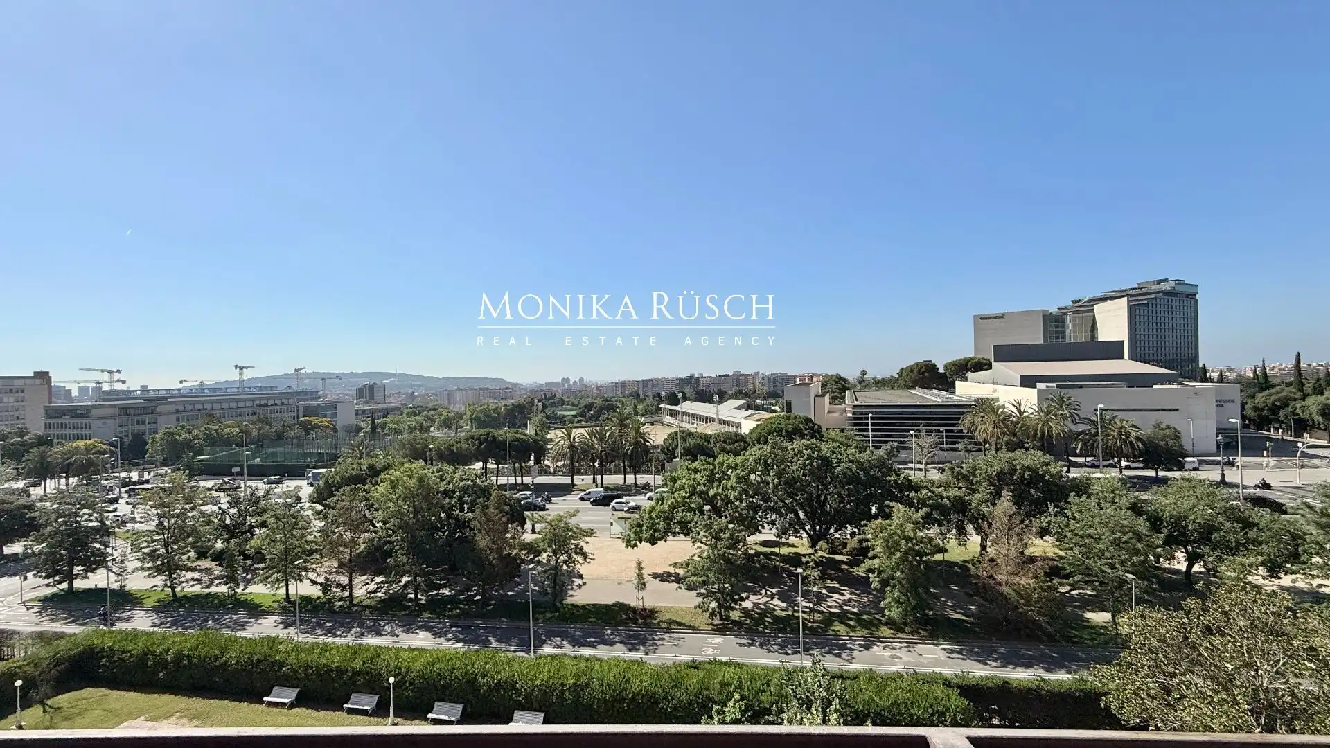 Vista exterior de Piso en venta en Barcelona con Calefacción, Terraza y Trastero