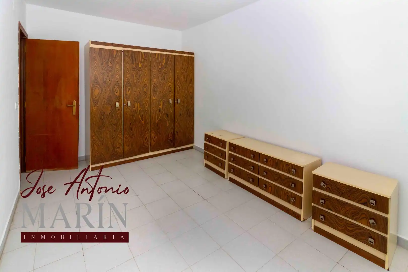Bedroom of Houses for sale in Valdelacalzada