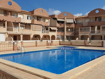 Casa amb piscina de lloguer a Urbanización Optimist 1