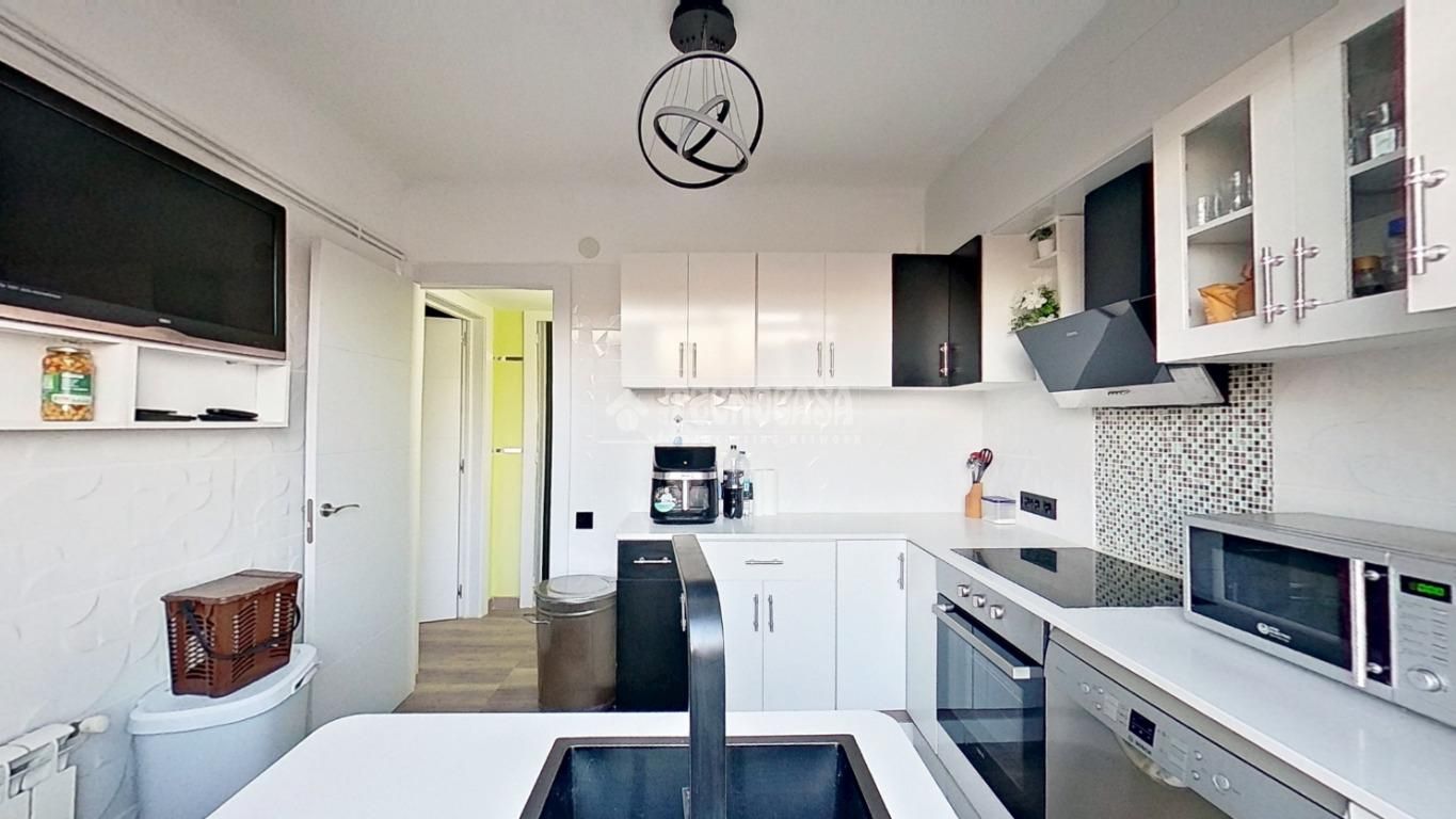 Kitchen of Flat for sale in Manresa  with Air Conditioner, Heating and Balcony