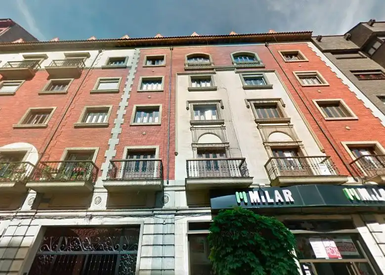 Außenansicht von Büro zur Miete in Oviedo 