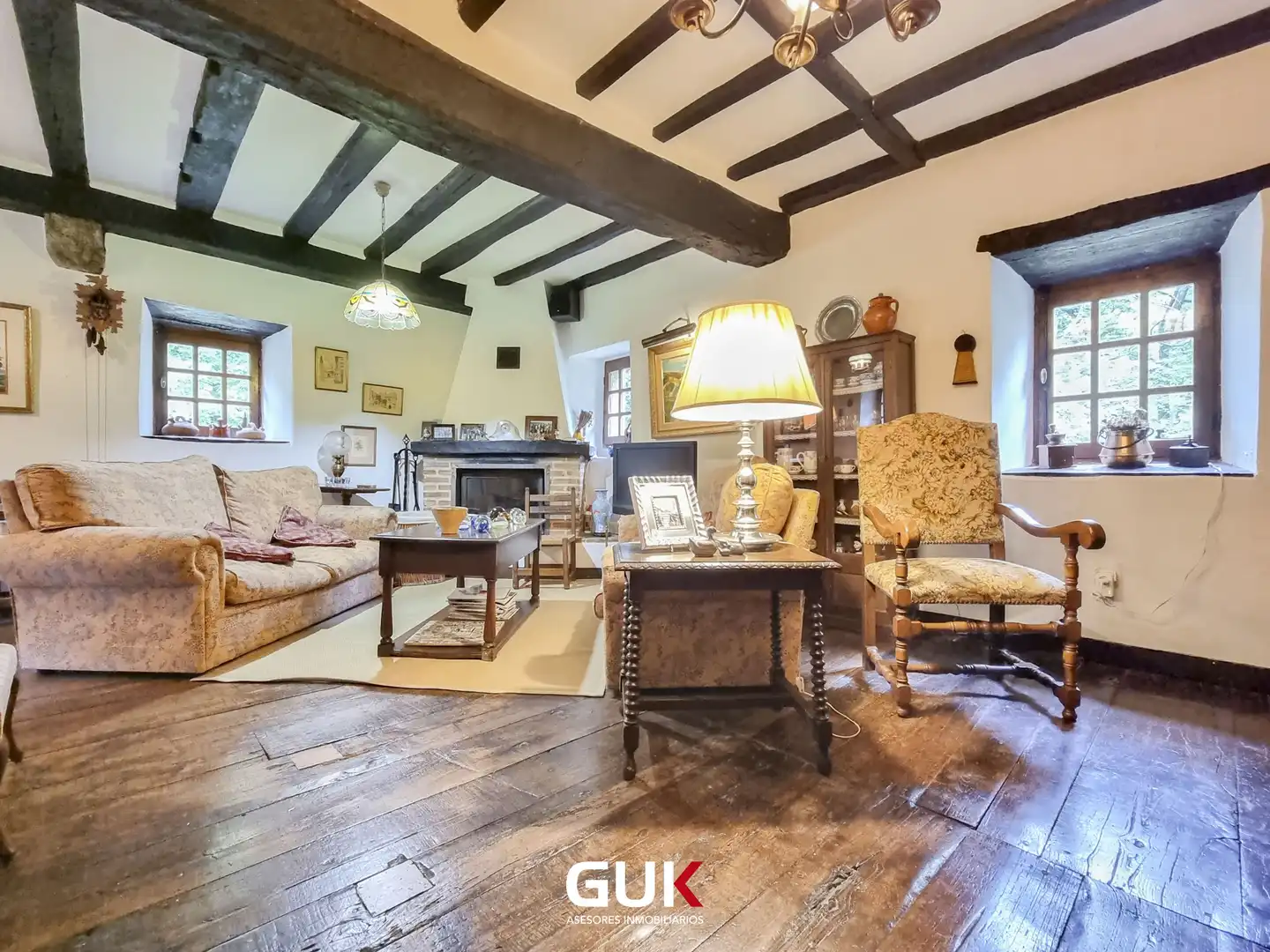 Sala d'estar de Casa o xalet en venda en Igantzi amb Calefacció, Jardí privat i Terrassa