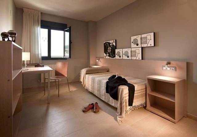 Piso en Alquiler en Calle Patrocinio de Biedma, 4 en El Valle - Universidad