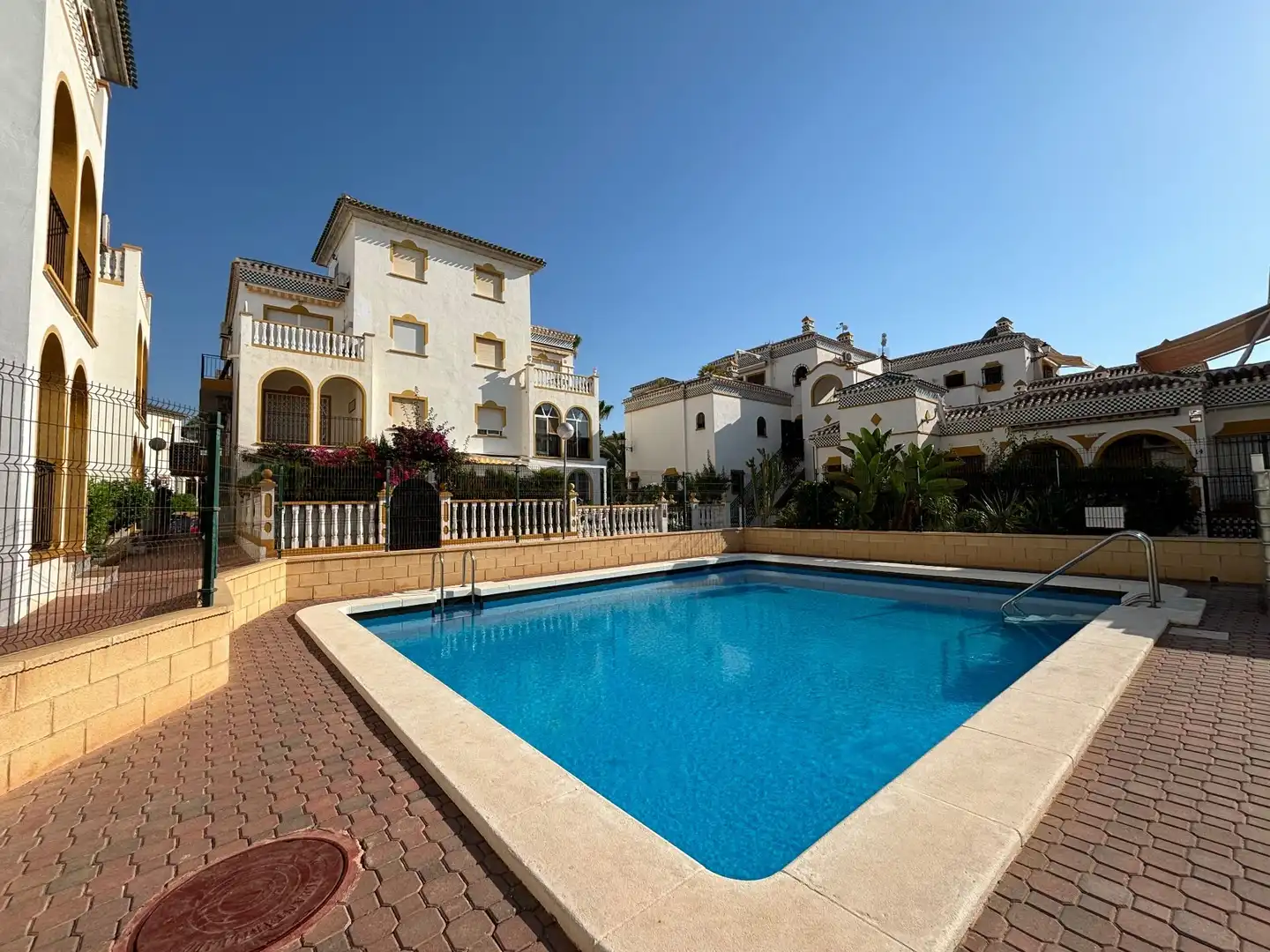 Piscina de Dúplex de lloguer en Torrevieja amb Aire condicionat, Calefacció i Terrassa