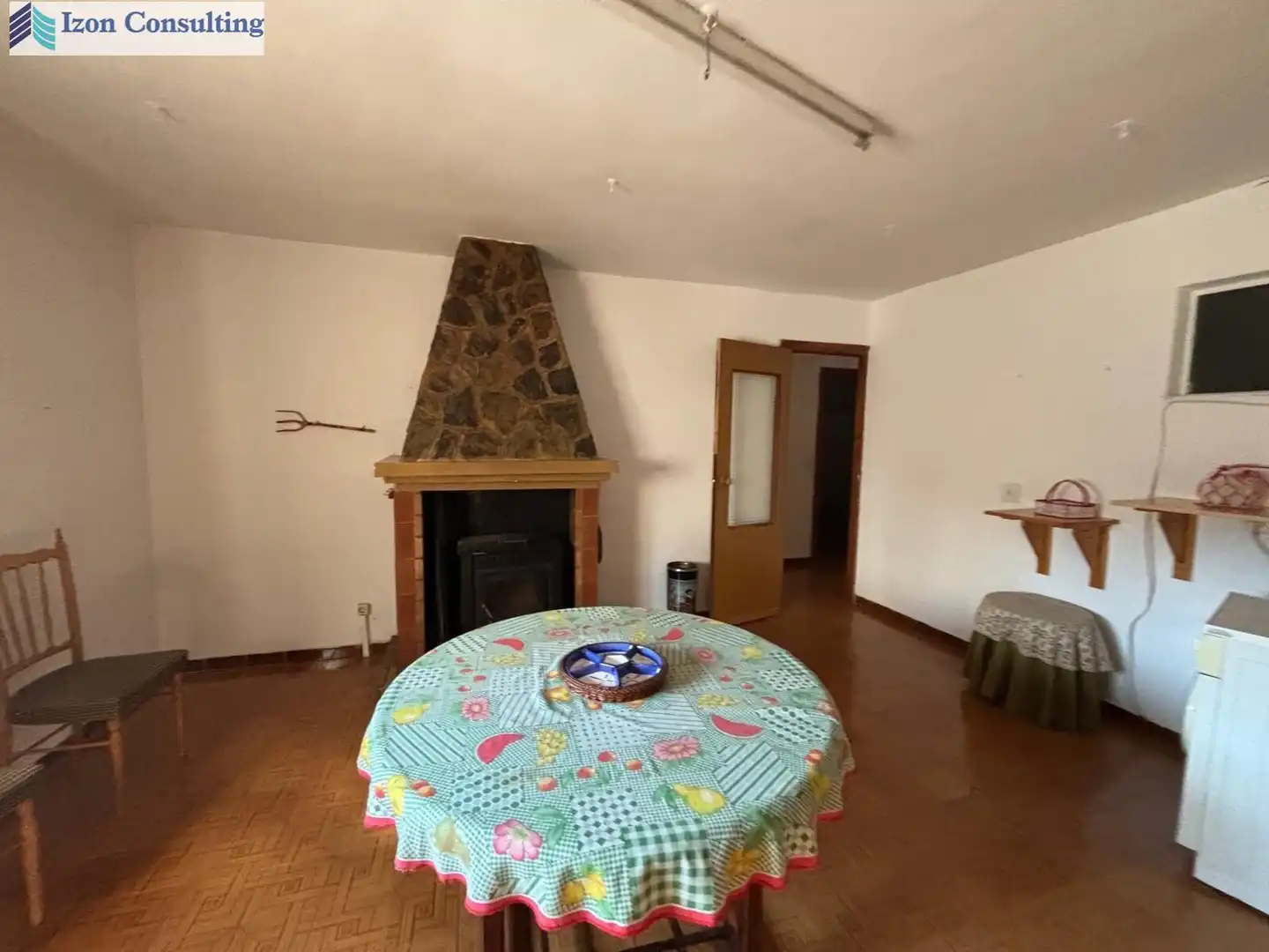 Sala d'estar de Casa o xalet en venda en Bienservida amb Calefacció, Terrassa i Traster
