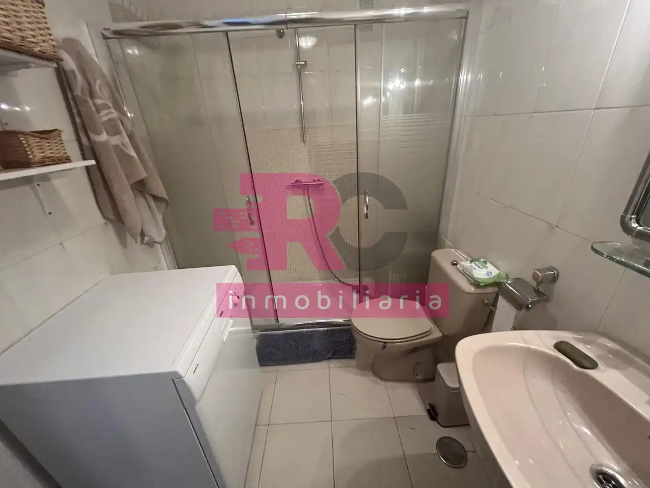 Baño de Piso de alquiler en Salamanca con Calefacción, Parquet y Amueblado