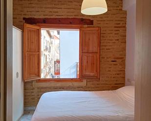 Bedroom of Study to share in  Valencia Capital  with Air Conditioner, Heating and Terrace