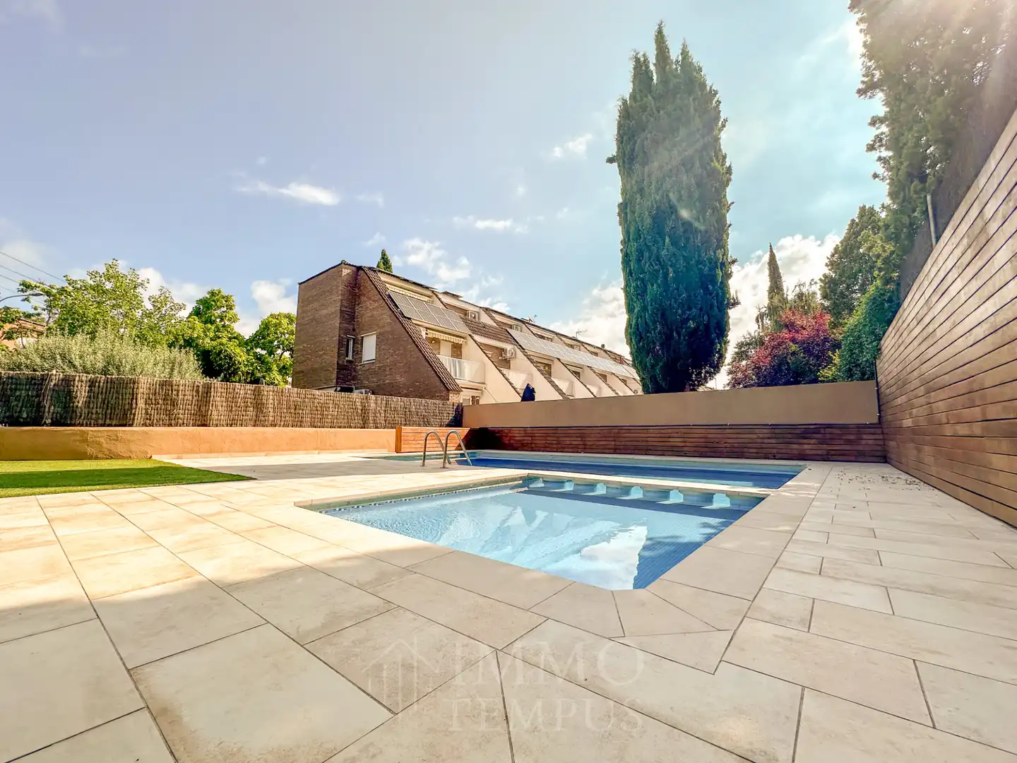 Piscina de Casa adosada en venta en Sant Cugat del Vallès con Jardín privado, Parquet y Terraza