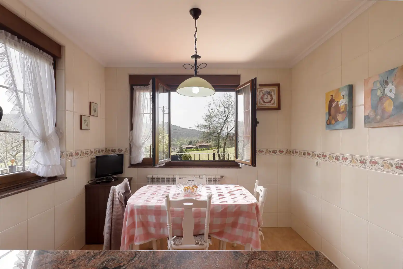 Comedor de Casa o chalet en venta en Gijón  con Calefacción, Parquet y Terraza