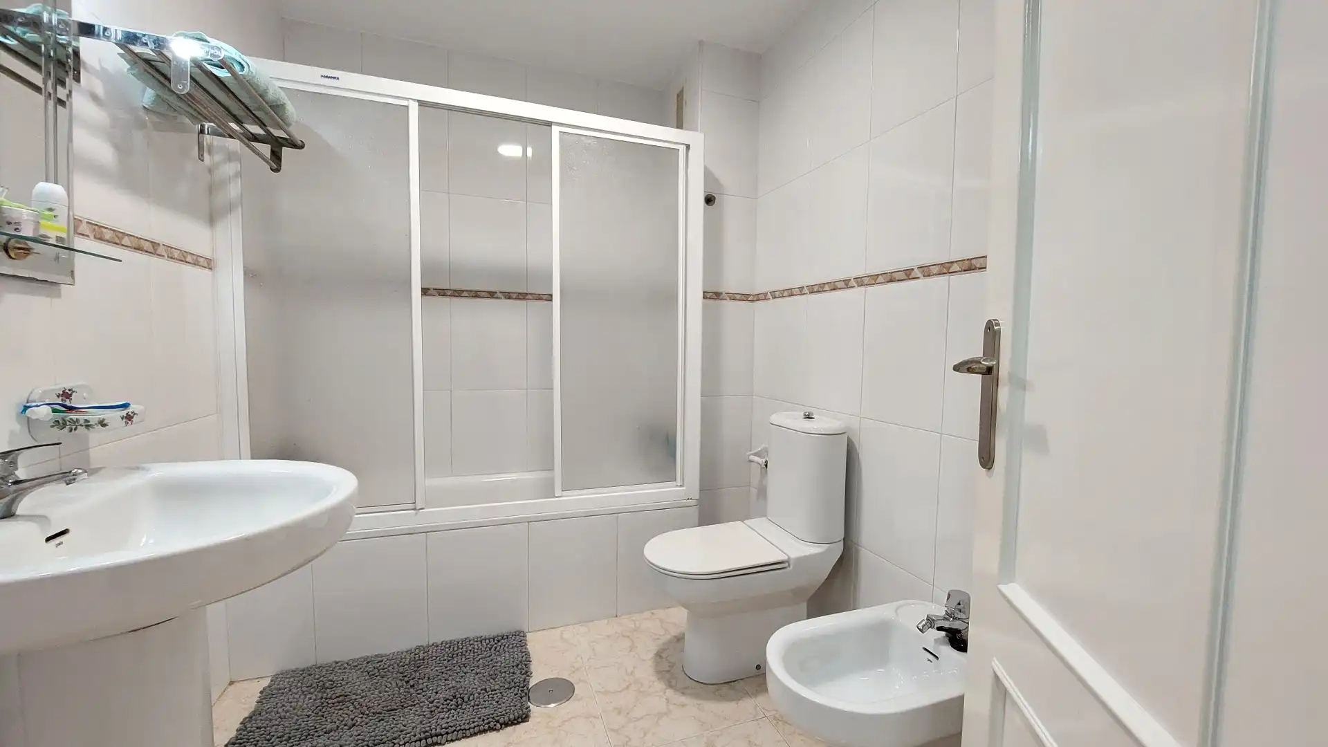 Baño de Casa adosada en venta en Los Alcázares con Terraza, Amueblado y Horno