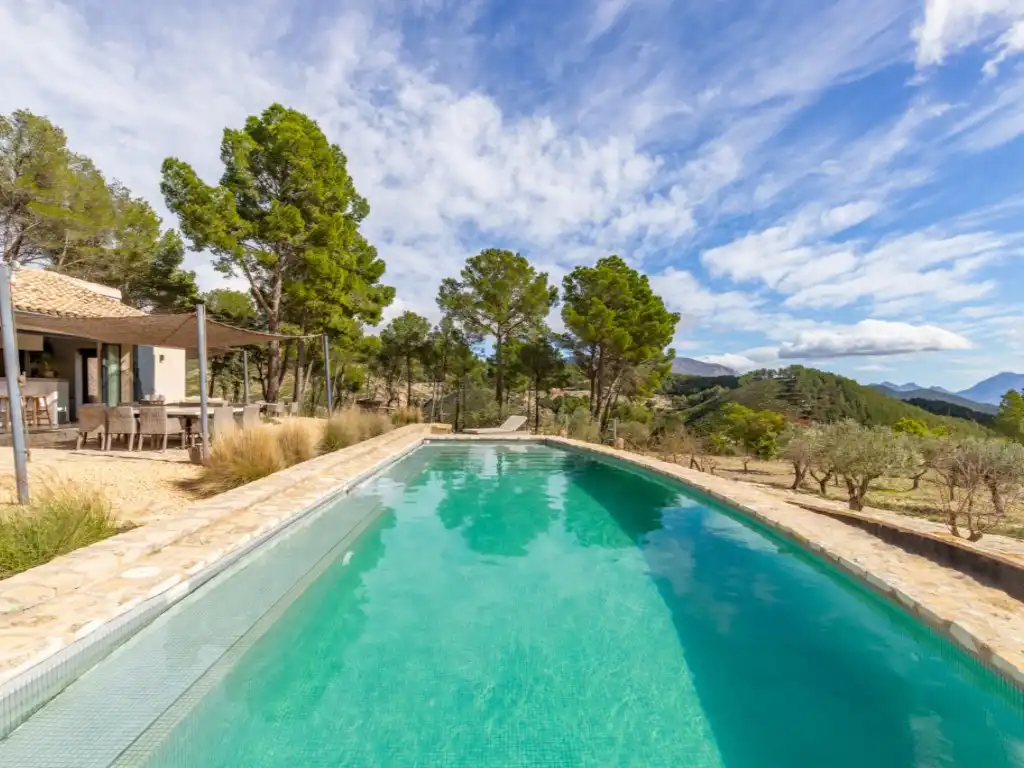 Piscina de Casa o xalet en venda en Torremanzanas / La Torre de les Maçanes amb Aire condicionat, Jardí privat i Piscina