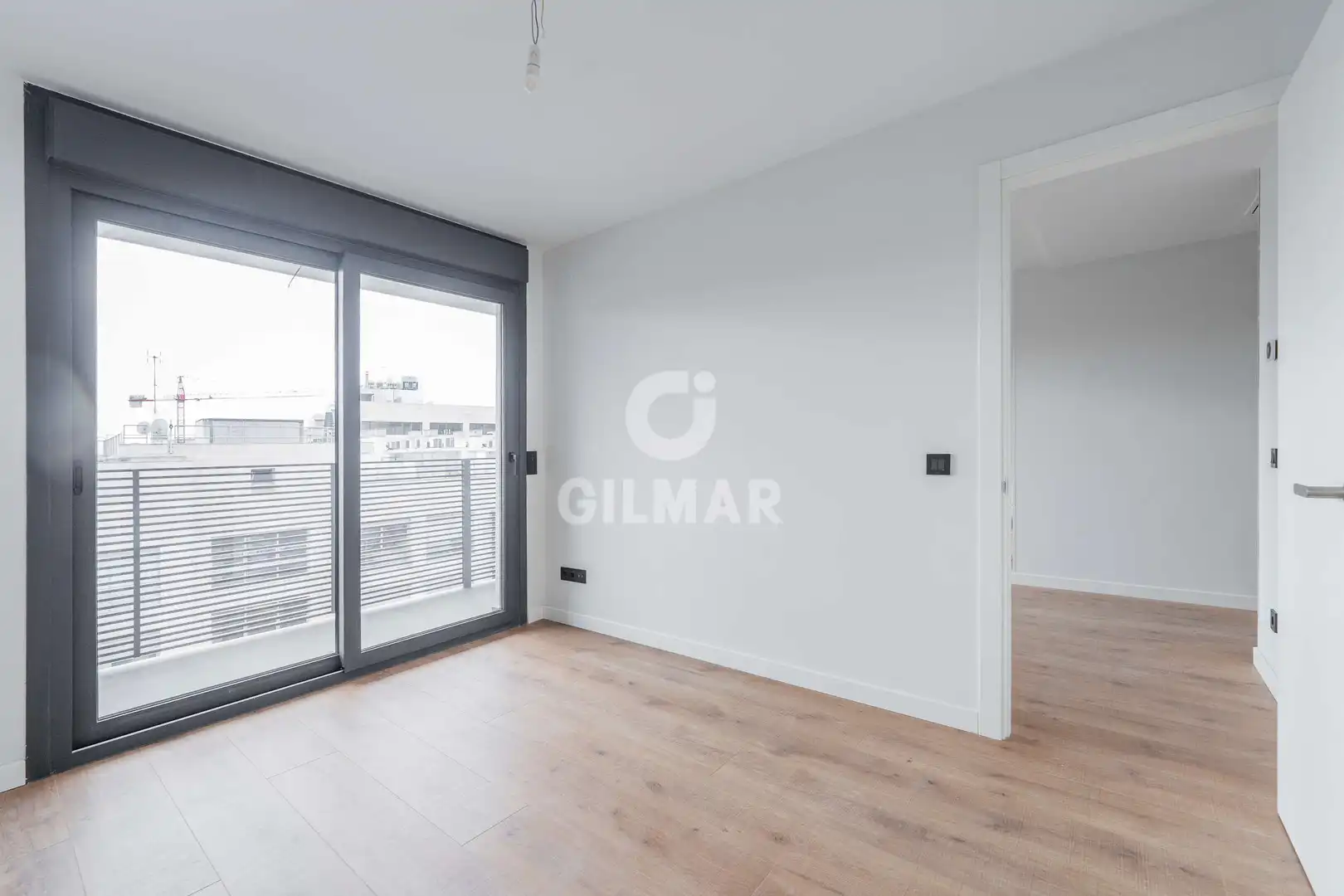 Habitación de Ático en venta en Madrid con Calefacción, Trastero y Balcón