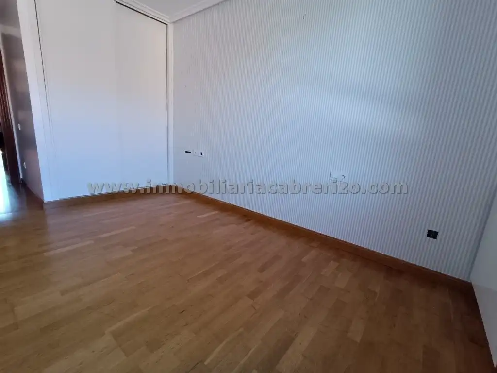 Flat for sale in Calle Rodrigo de Arriaga Mendo, Residencia