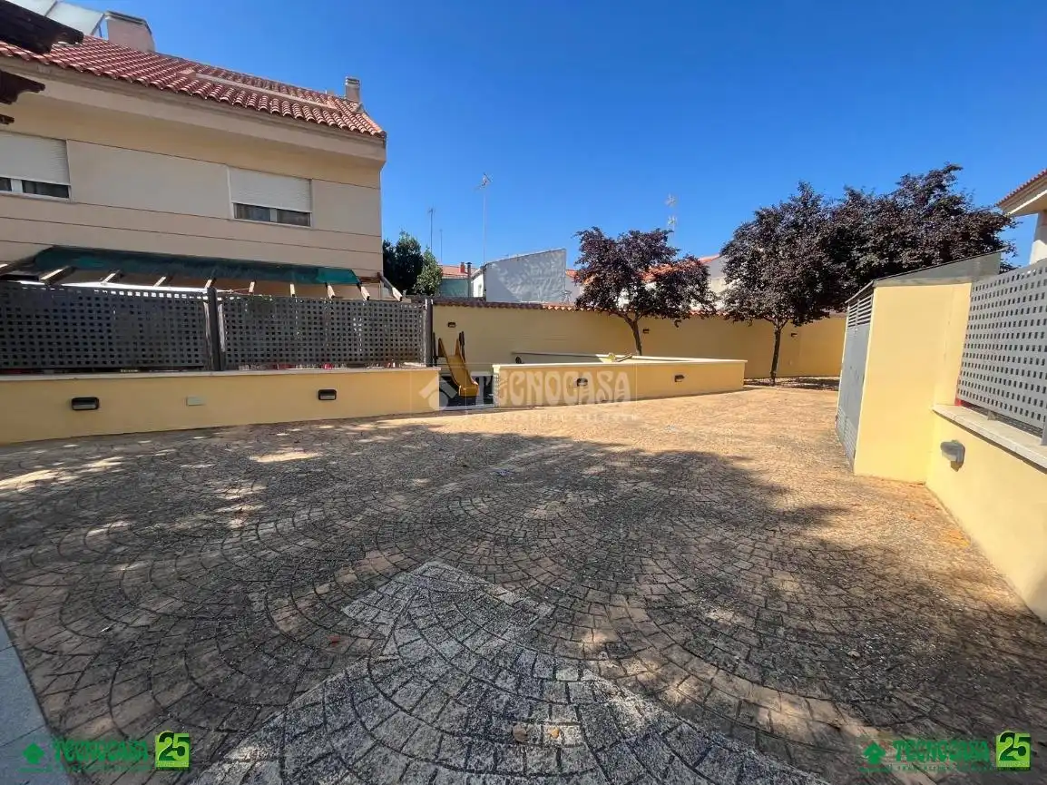 Vista exterior de Pis en venda en Miguelturra