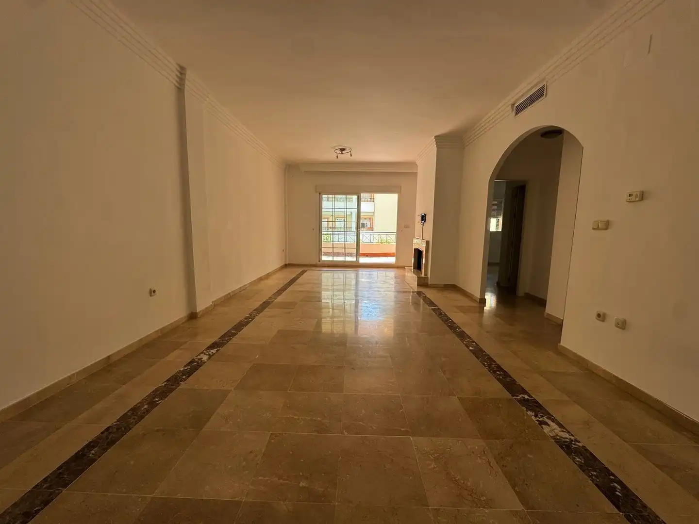 Apartamento en venta en Marbella con Terraza y Piscina comunitaria