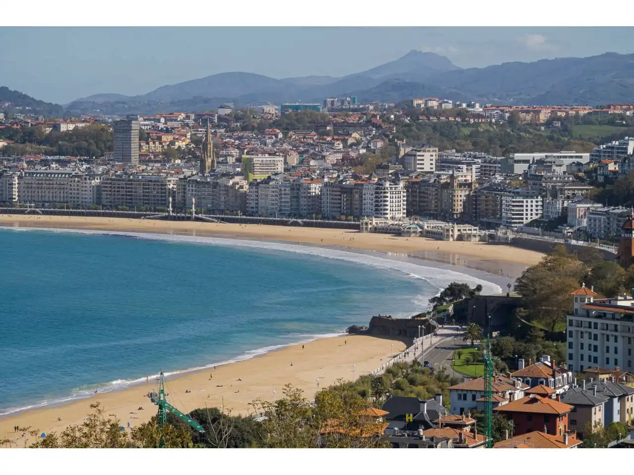 Vista exterior de Casa o xalet en venda en Donostia - San Sebastián  amb Calefacció, Jardí privat i Terrassa