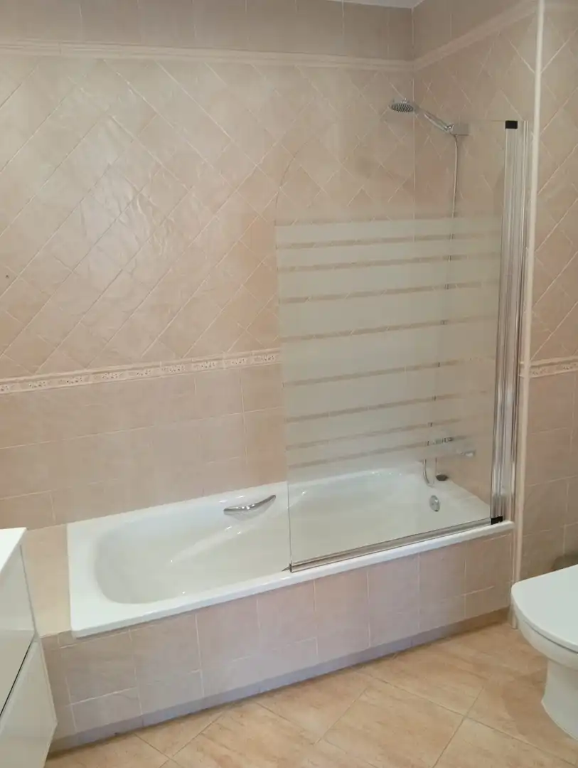 Bathroom of Flat for rent in Málaga  with Air Conditioner and Furnished