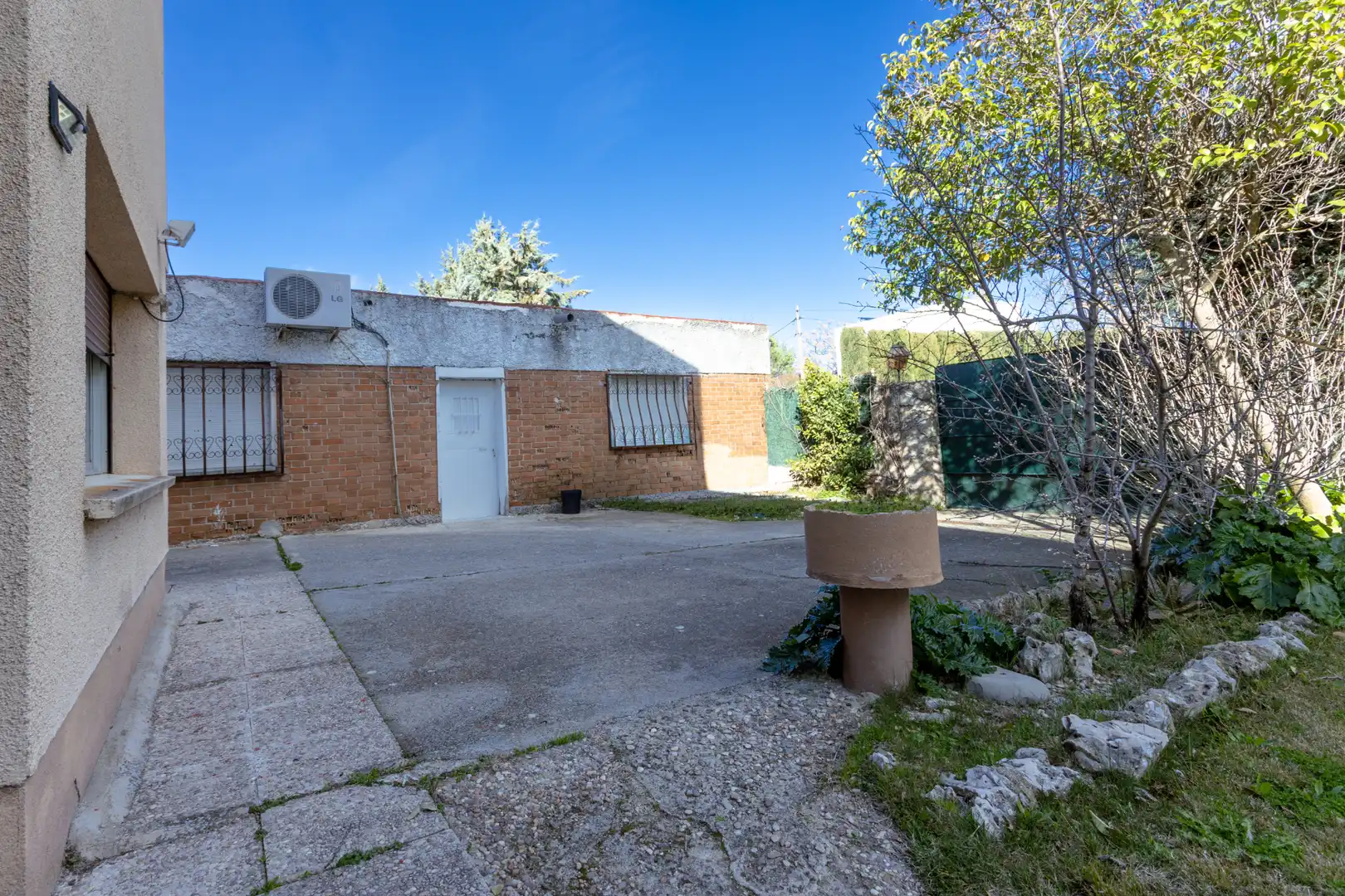 Exterior view of Houses for sale in Villanueva de la Cañada  with Air Conditioner, Heating and Storage room