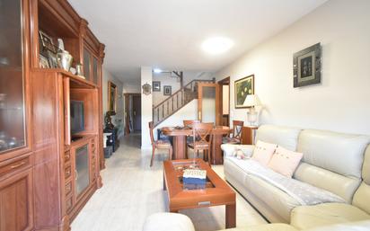 Living room of Flat for sale in Salt  with Air Conditioner, Terrace and Balcony