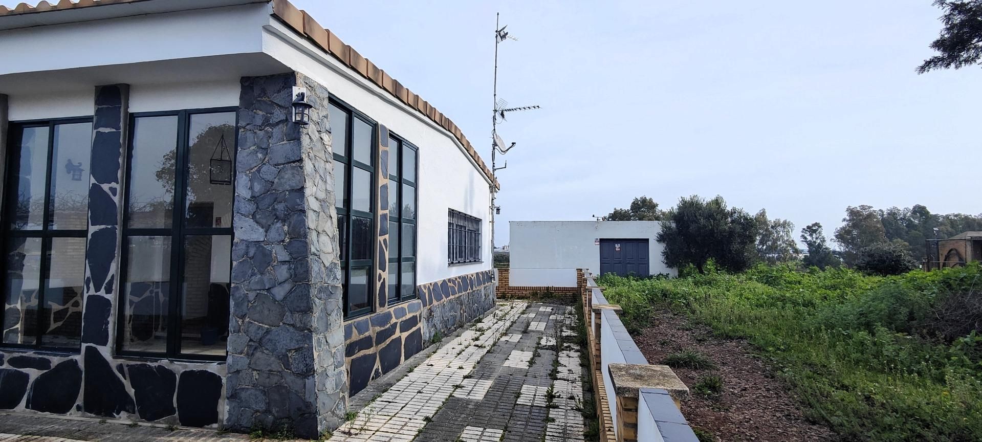 Exterior view of Country house for sale in Gibraleón  with Private garden, Terrace and Swimming Pool