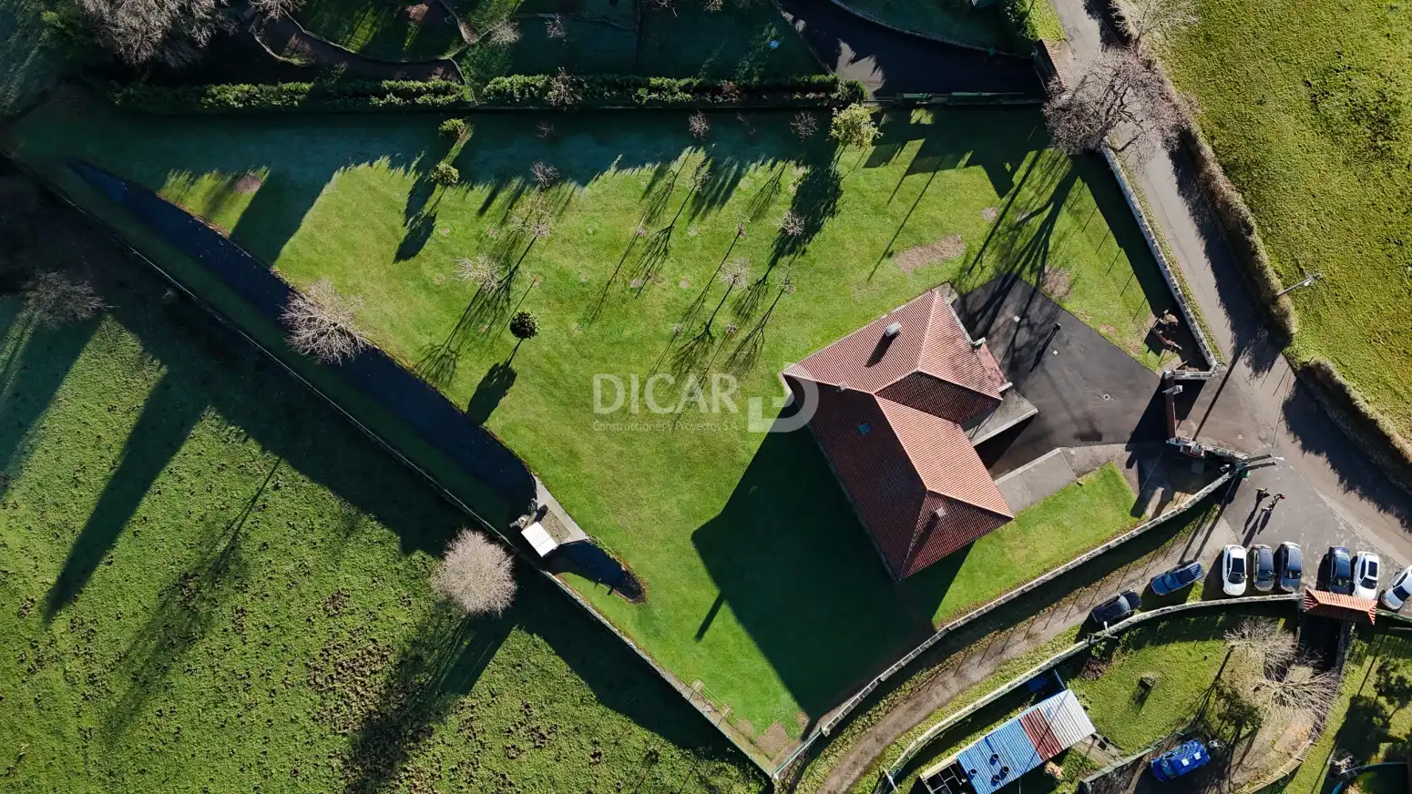 Casa o xalet en venda en Oviedo  amb Calefacció, Jardí privat i Parquet