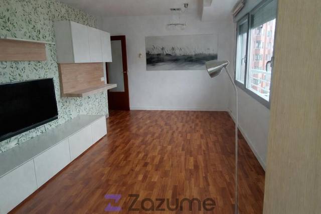 Piso en Alquiler en Martxoak 8 Etorbidea, 21 en Salburua - Arantzabela