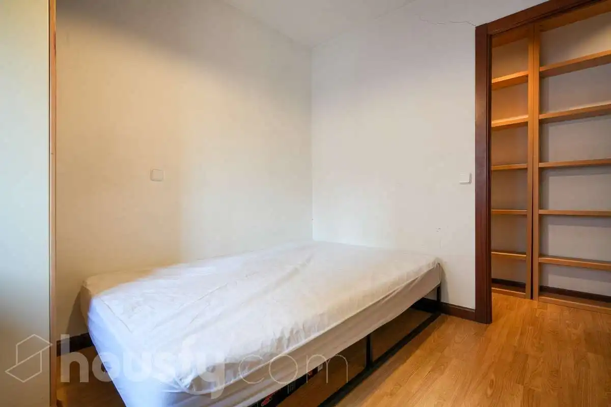Schlafzimmer von Dachboden zum Verkauf in Madrid