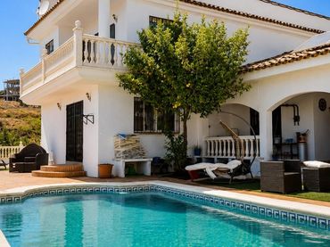 Casa con balcón en venta en Loma del Flamenco
