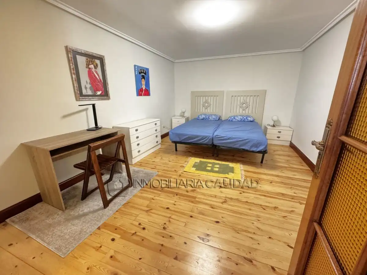 Bedroom of Flat for rent in Burgos  with Heating and Furnished