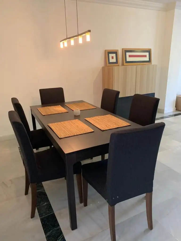 Menjador de Apartament de lloguer en Marbella amb Aire condicionat, Terrassa i Moblat