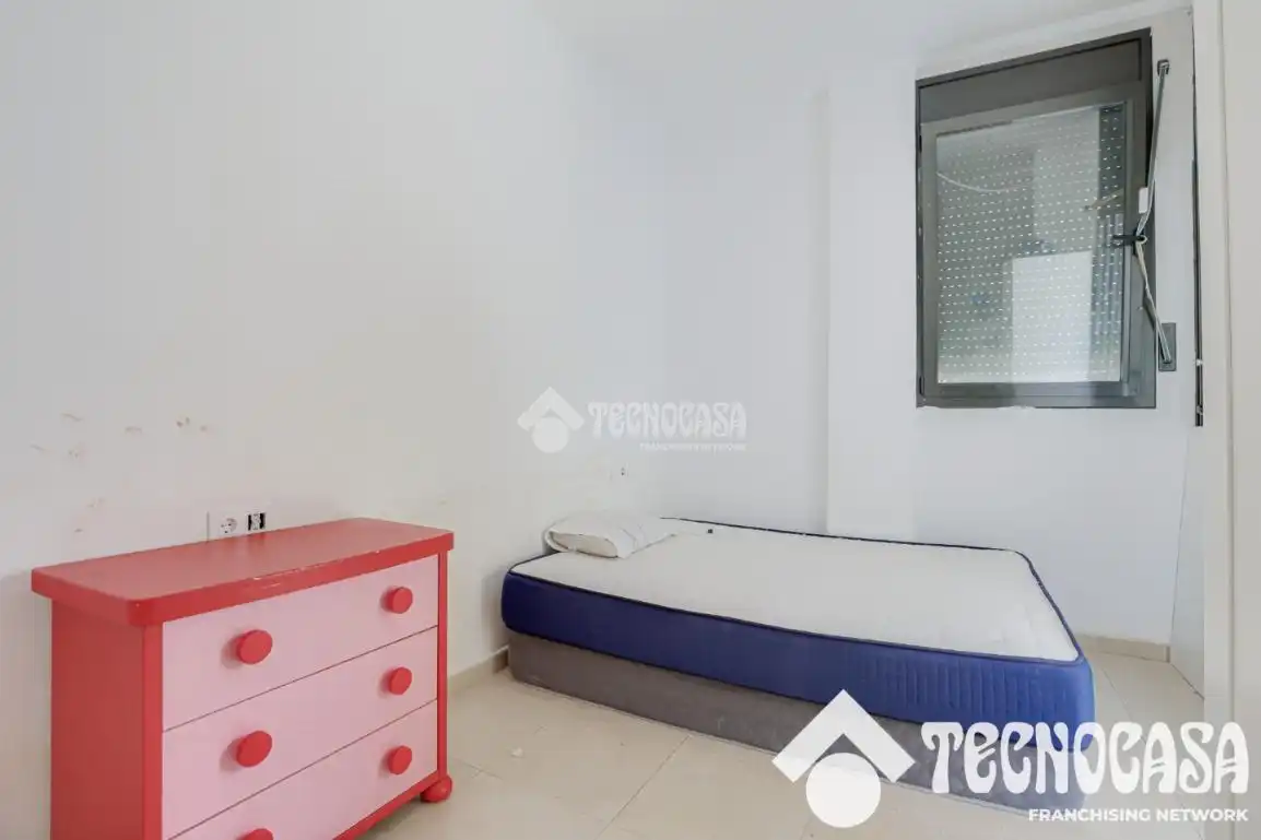 Bedroom of Buildings for sale in Barcelona