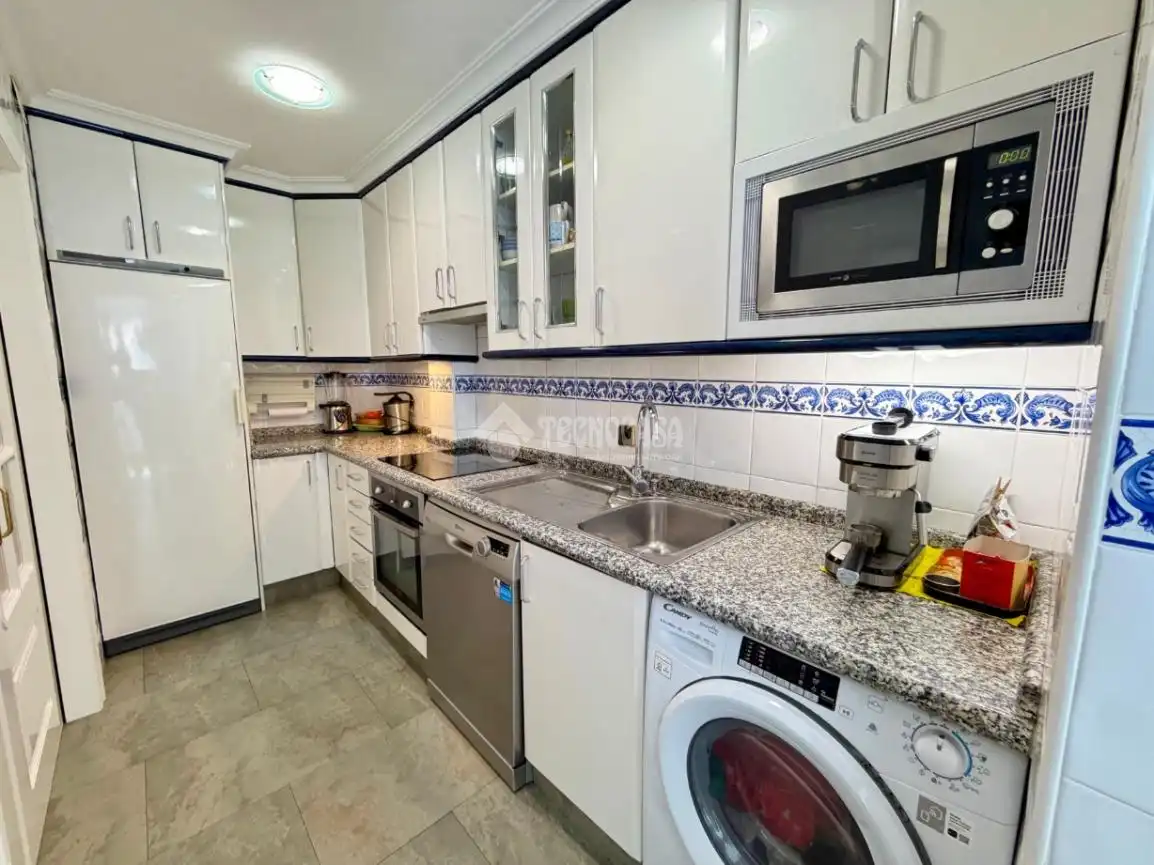 Cocina de Casa adosada en venta en León Capital  con Parquet, Terraza y Amueblado
